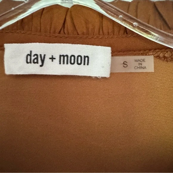 Silky Ruffled Rusty Brown Blouse Small - Picture 4 of 6